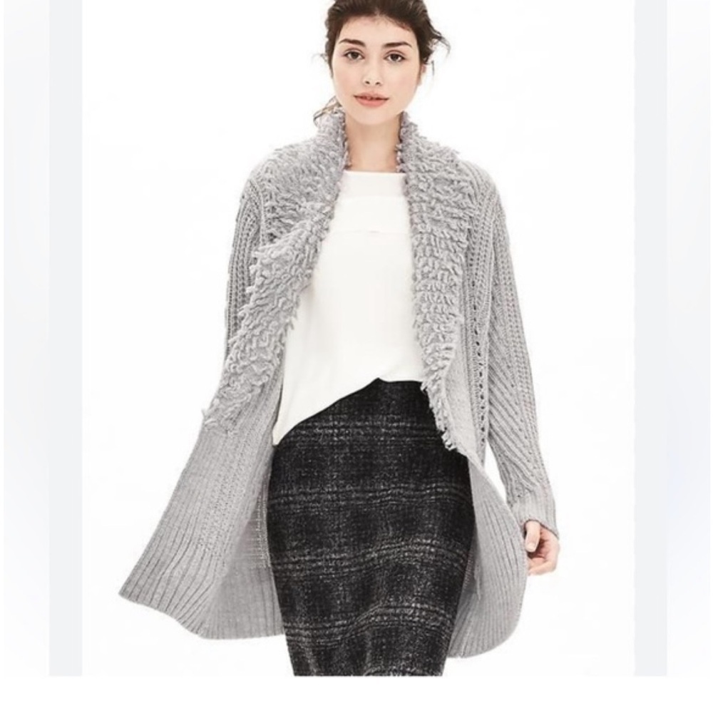 Banana Republic women’s Italian Wool
Alpaca Blend Cardigan Open Sweater Small